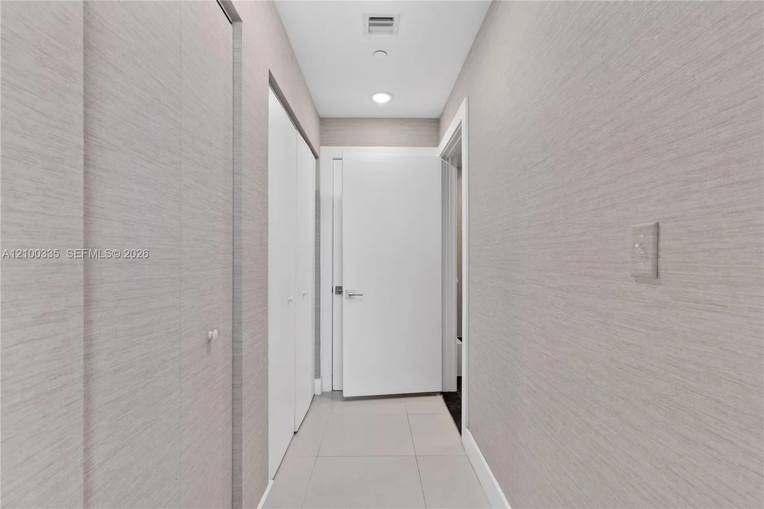Photo of Unit 3003 at 900 Biscayne Blvd
