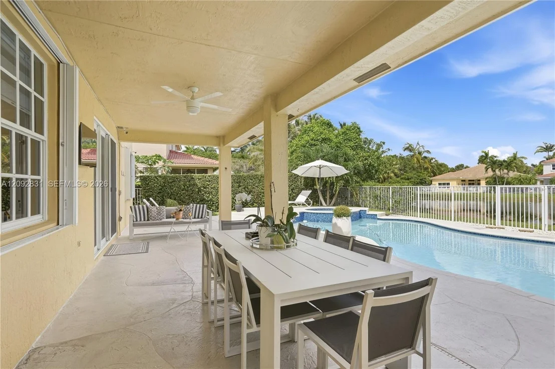 Photo of 1612 Blue Jay Cir