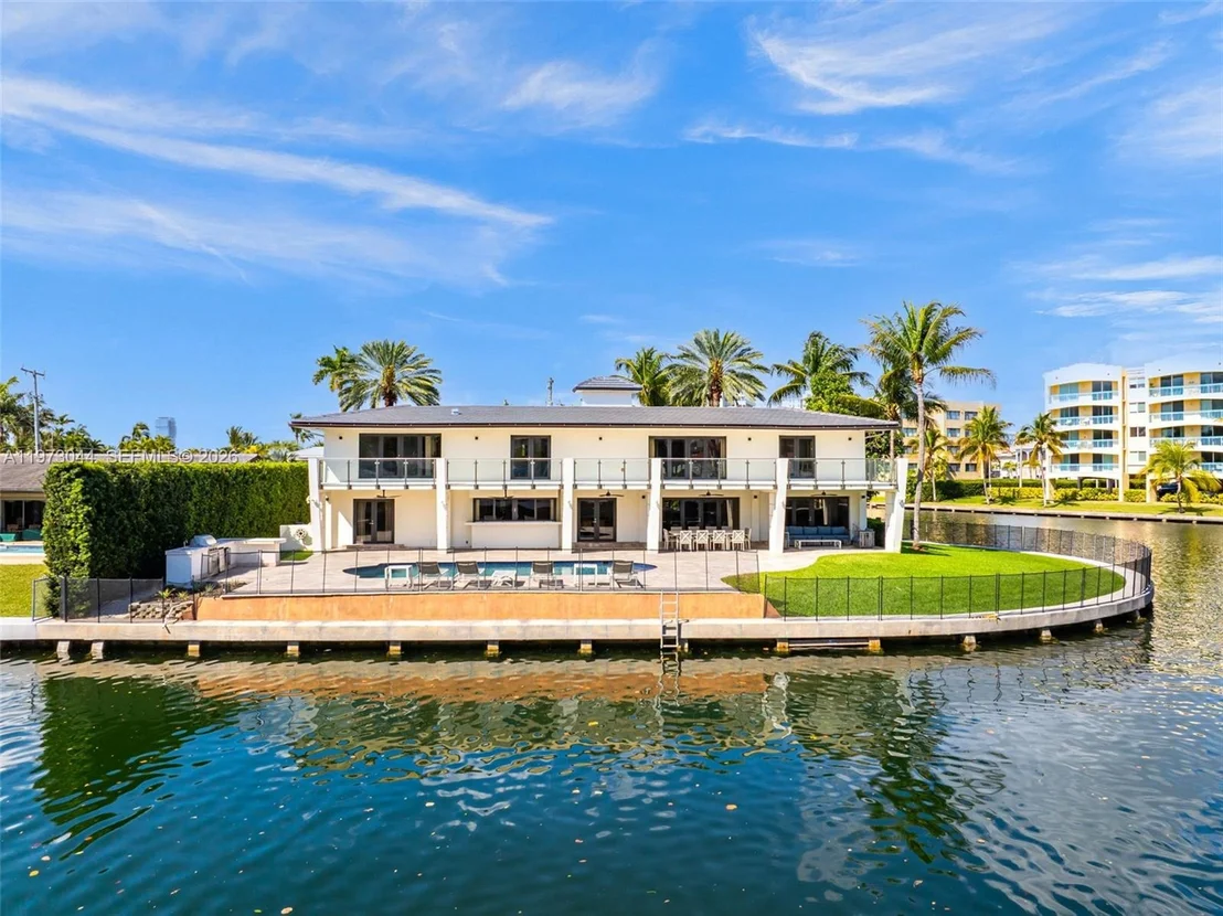Photo of 501 Hibiscus Dr