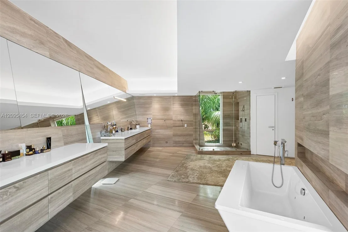 Photo of 480 Ocean Blvd
