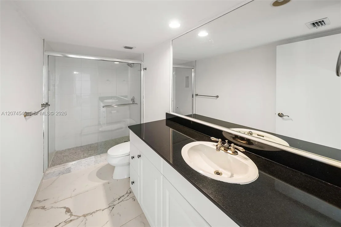 Photo of Unit 16F at 881 Ocean Dr