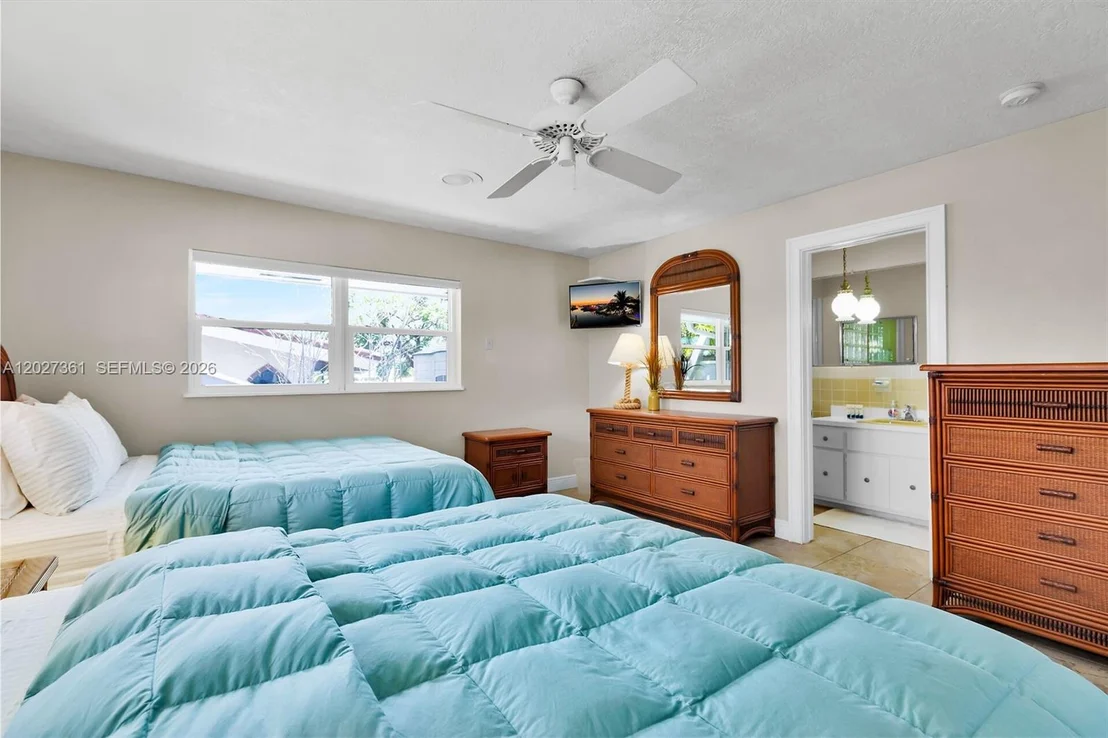 Photo of 2919 Sombrero Blvd