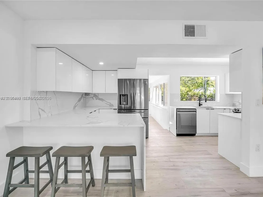 Photo of 1905 Alamanda Dr