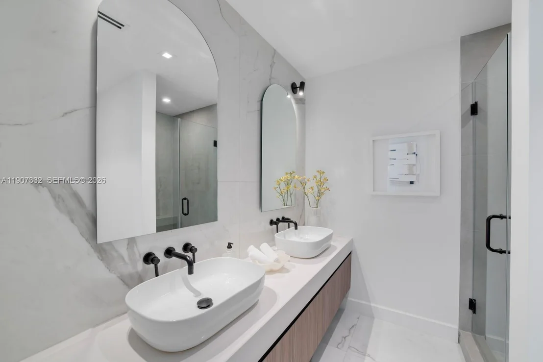 Photo of 7845 Atlantic Way