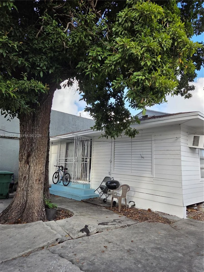 Photo of 2722 NW 23rd Ave