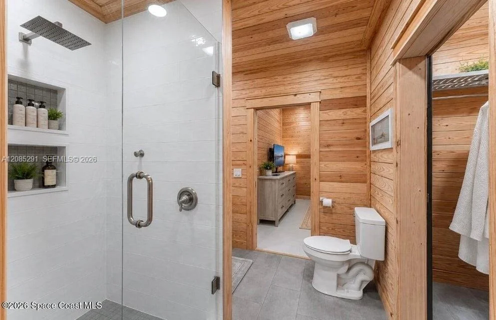 Photo of 25 VIP Island Unit B