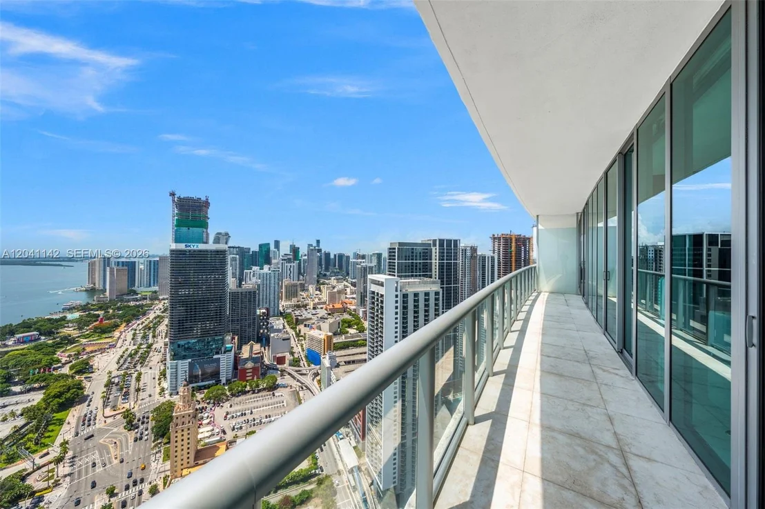 Photo of Unit 5404 at 888 Biscayne Blvd