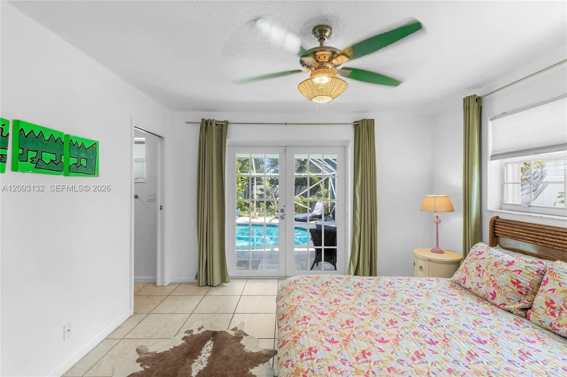 Photo of 809 SE 14th Dr