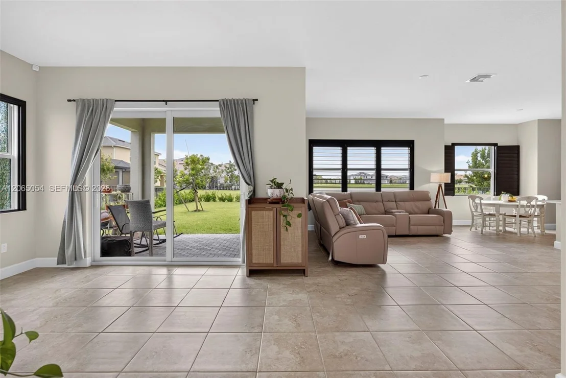 Photo of 5691 Bristlecone Commoms