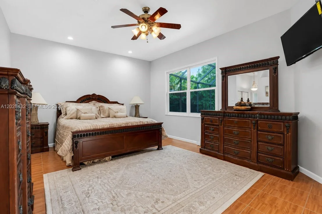 Photo of 3852 Oak Ridge Cir
