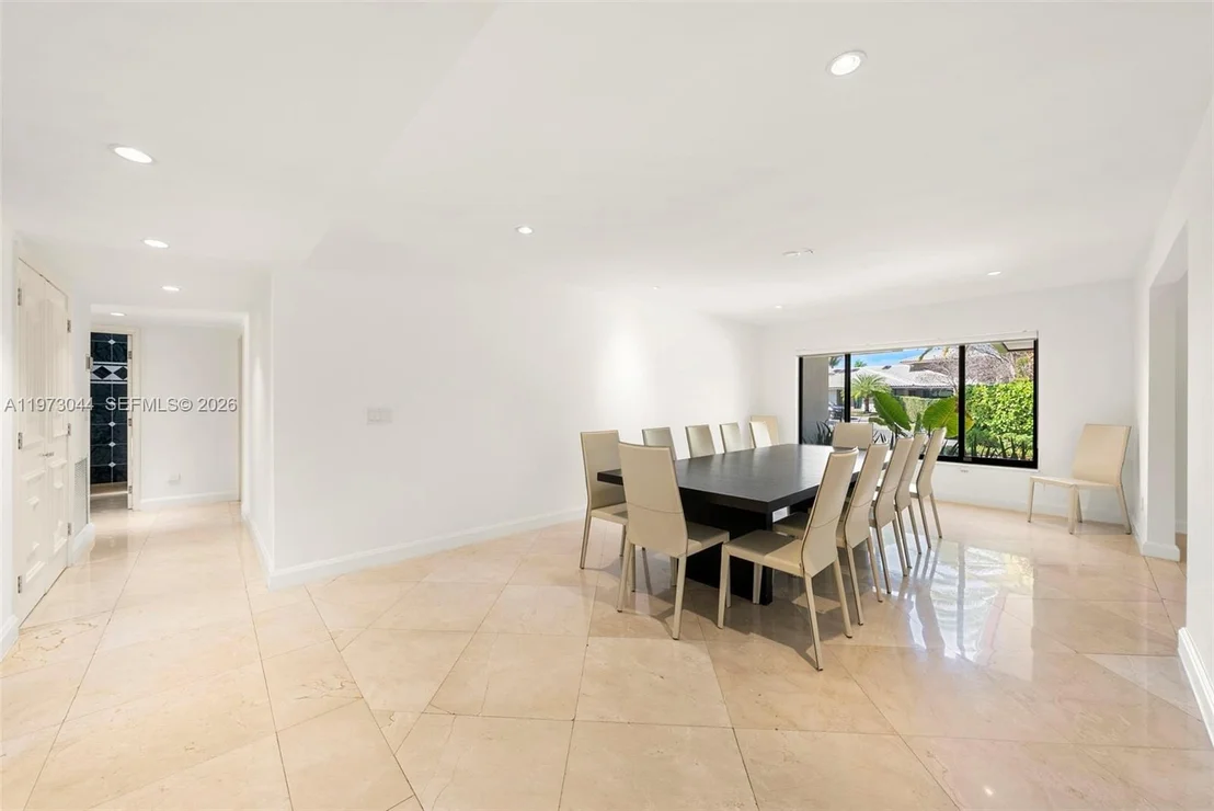 Photo of 501 Hibiscus Dr