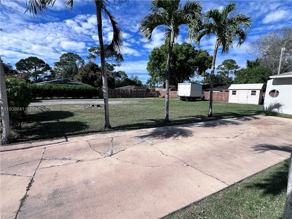 Photo of 614 6th Avenue Cir