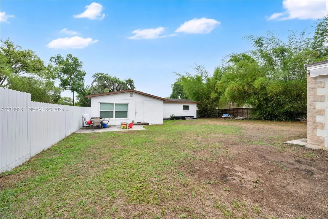 Photo of 2010 Lee Drive