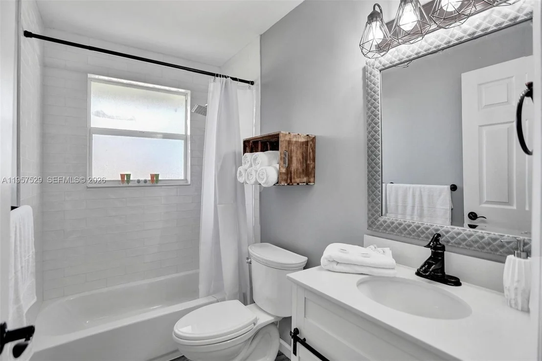 Photo of 1341 SE 7th Ave