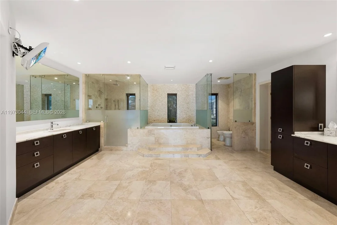 Photo of 501 Hibiscus Dr