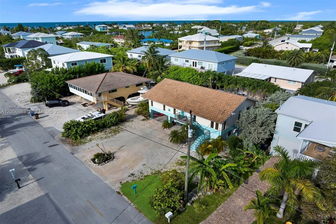Photo of 422 Calle Limon