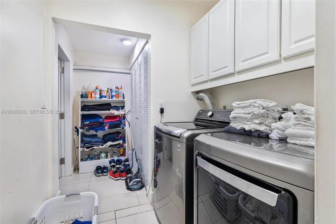 Photo of 9217 Bay Dr