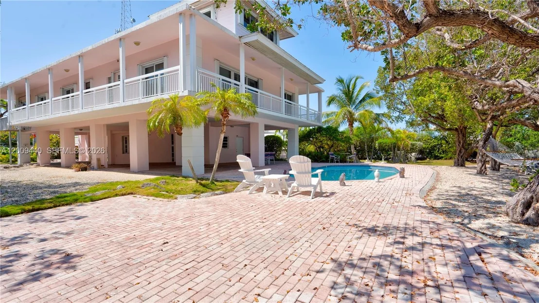 Photo of 1101 Mastic Street