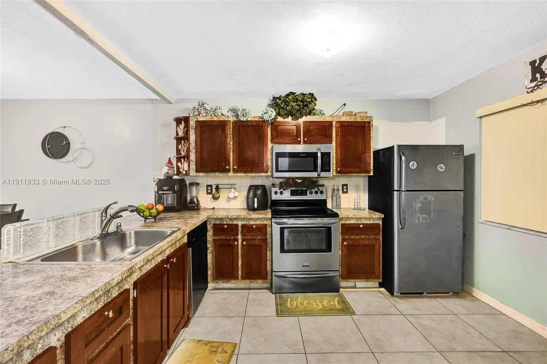 Photo of Unit 211 at 8010 Hampton Blvd