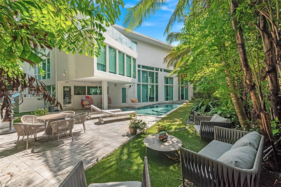 Photo of 480 Ocean Blvd