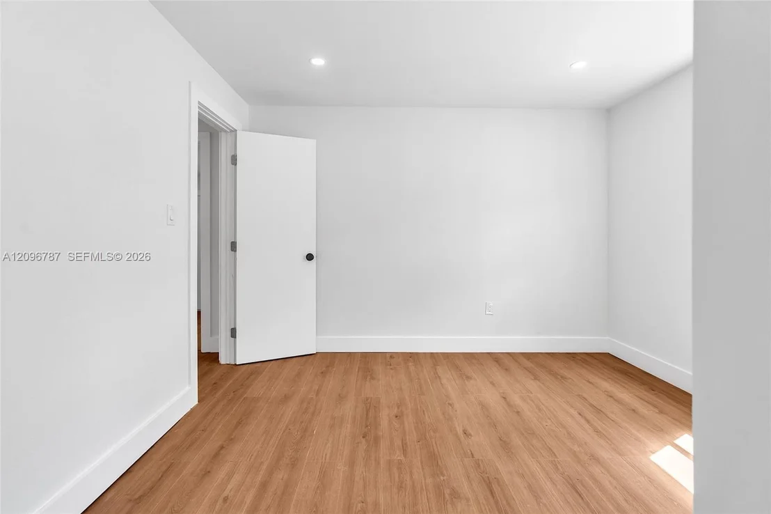 Photo of 1046 Jann Ave