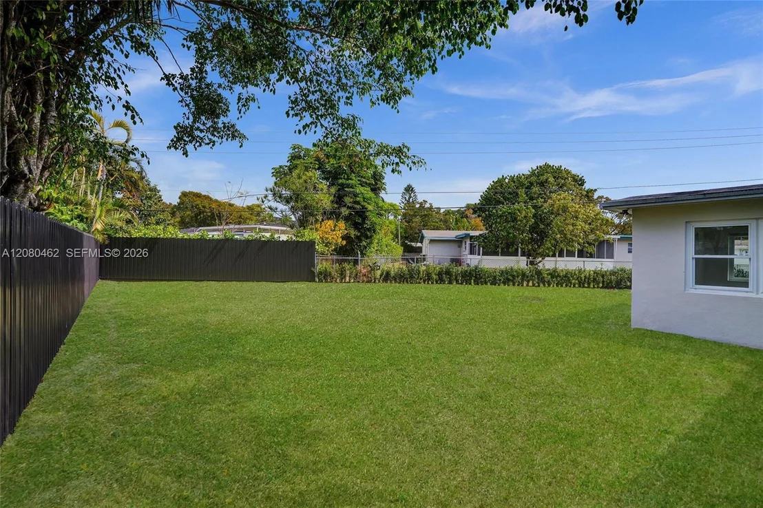Photo of 2125 Alamanda Dr