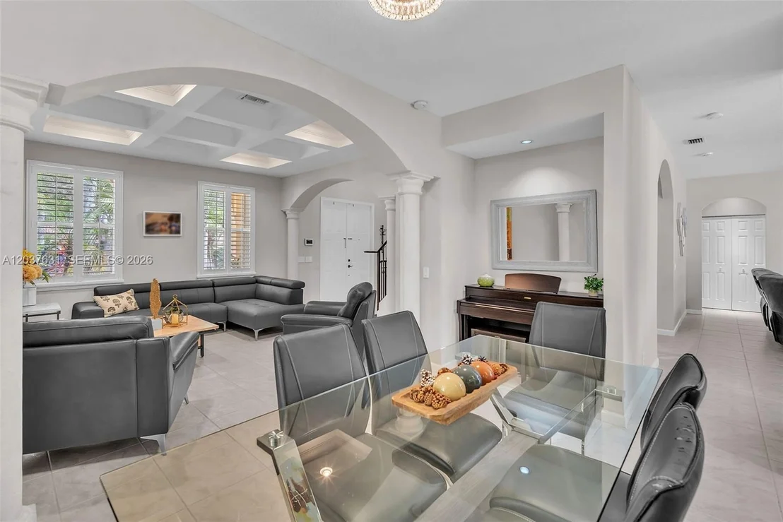Photo of 4110 Laurel Ridge Cir