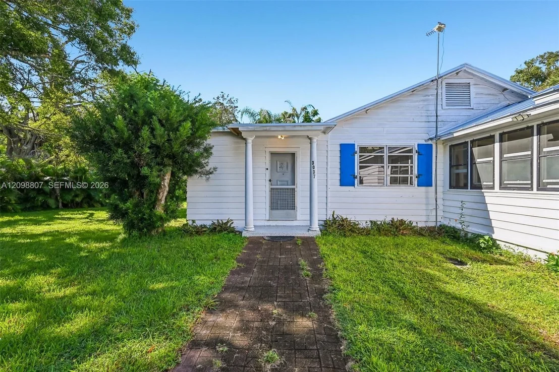 Photo of 3039 Sunrise Boulevard