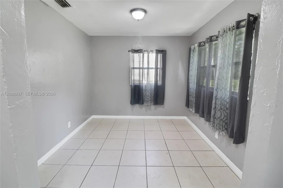 Photo of 3020 NW 7th St