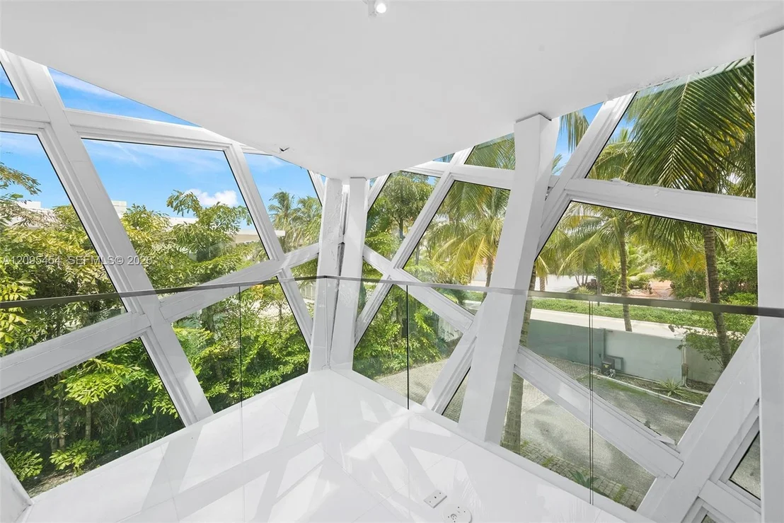 Photo of 480 Ocean Blvd