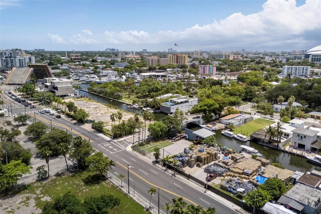 Photo of 700 NW 7th Ave