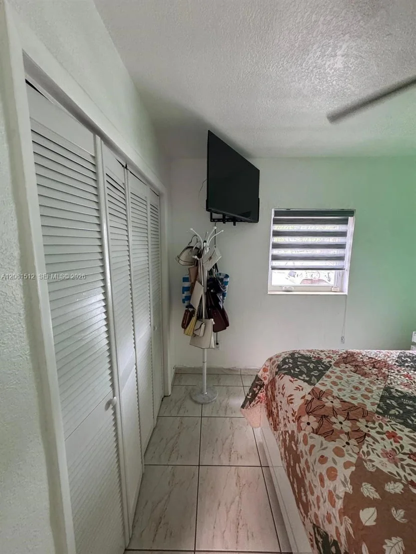 Photo of 80 W 56th St