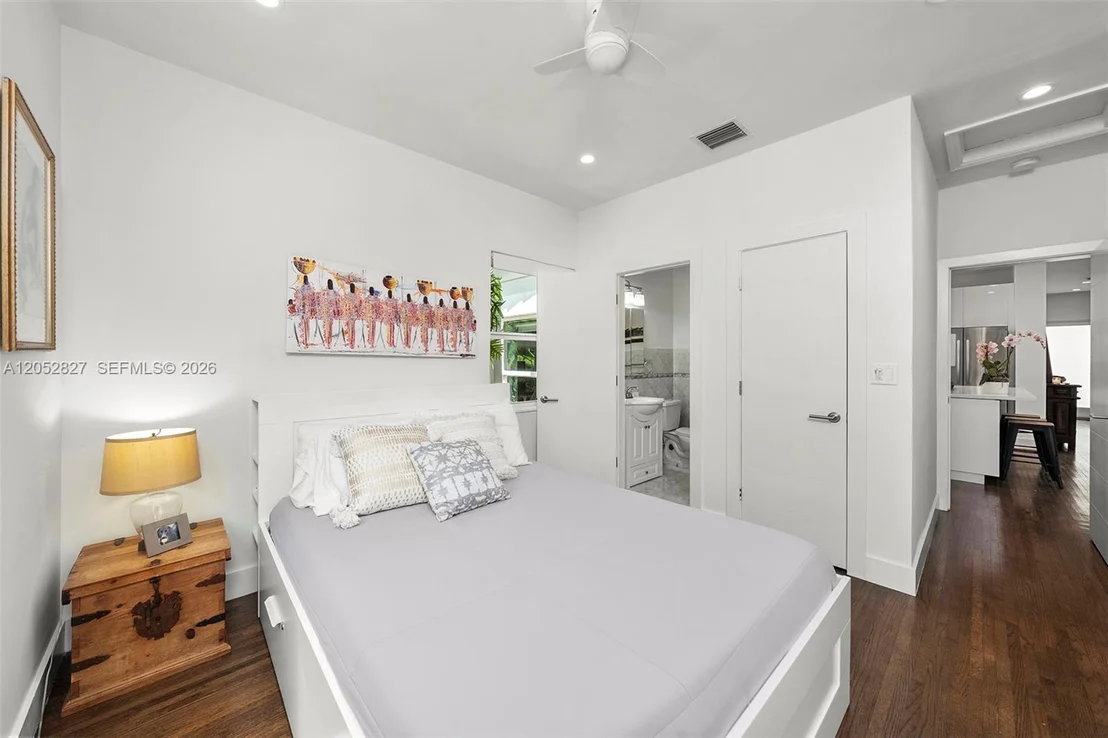Photo of 9172 Carlyle Ave