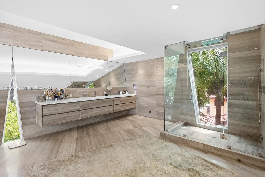 Photo of 480 Ocean Blvd