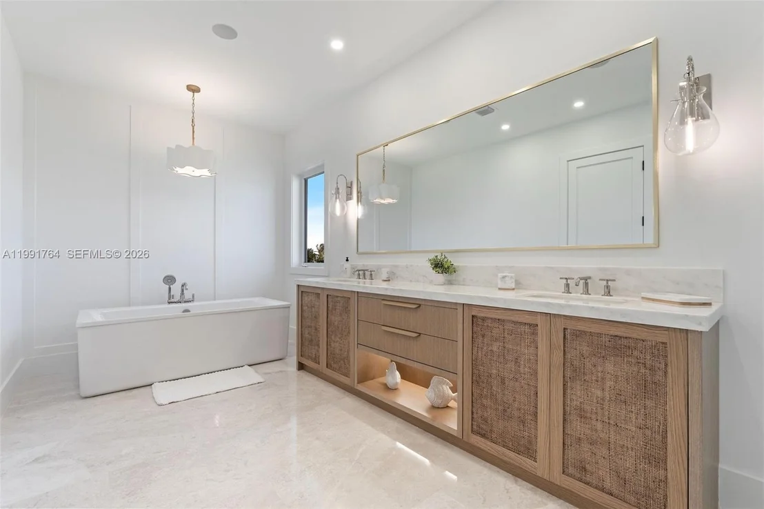 Photo of 1002 Snapper Ln