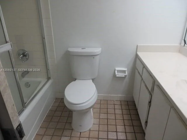 Photo of Unit 708 at 3499 Oaks Way