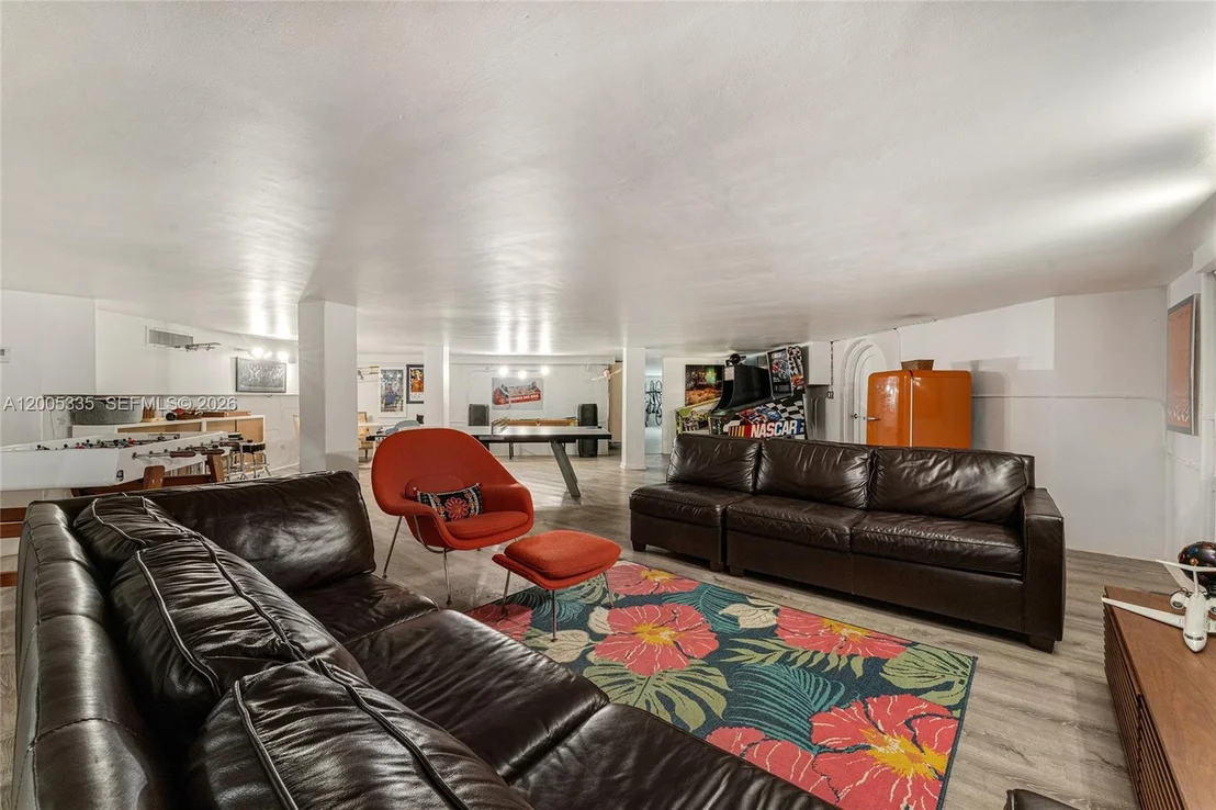 Photo of 485 W Matheson Dr