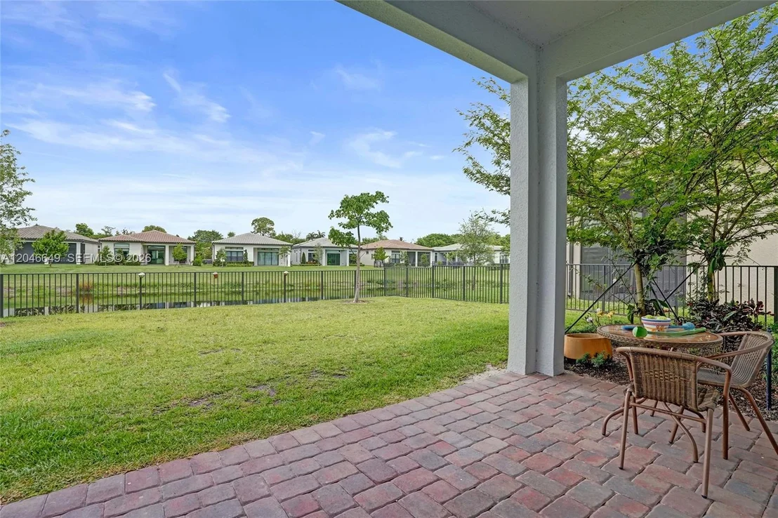 Photo of 8147 Juniper Dr