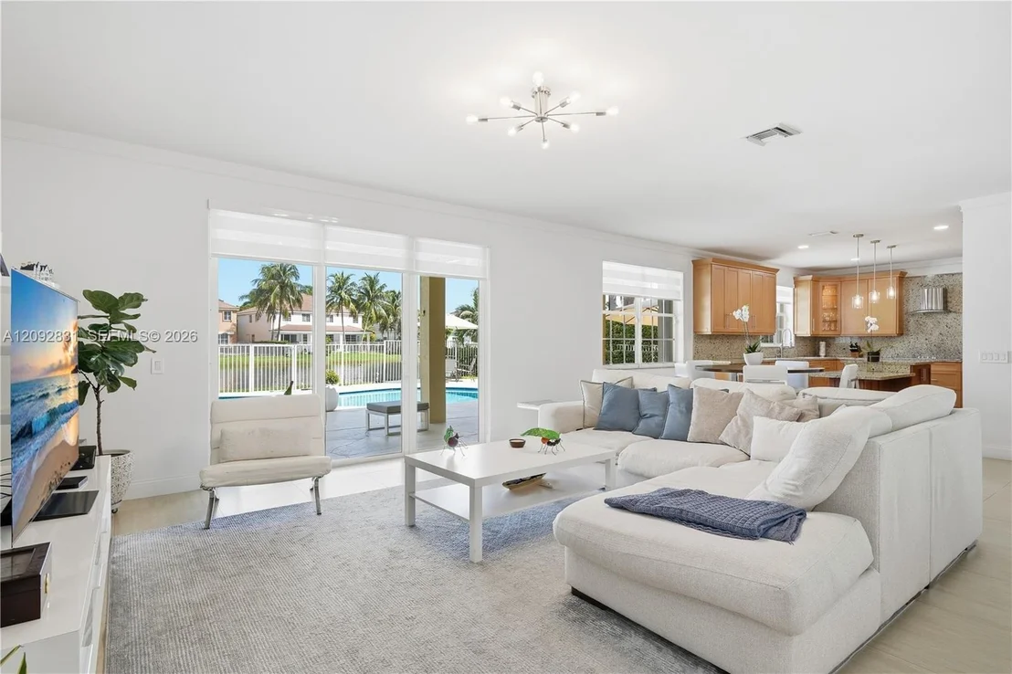 Photo of 1612 Blue Jay Cir