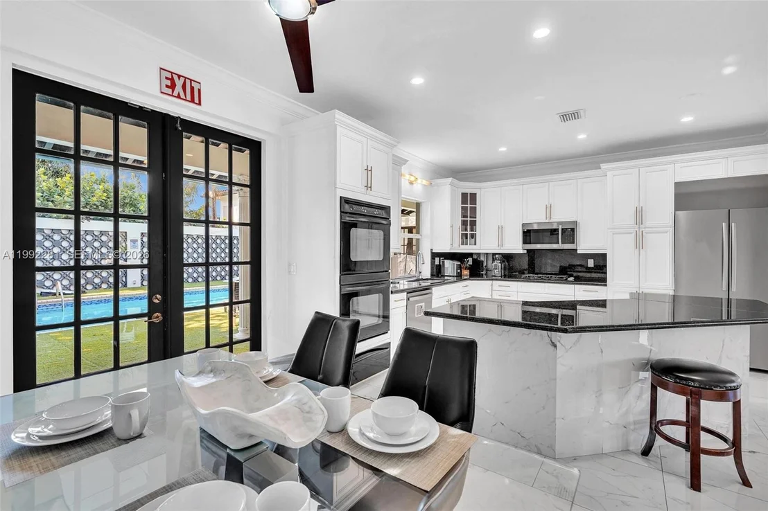 Photo of 472 Sunset Dr