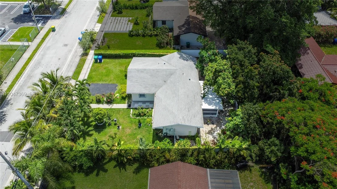 Photo of 3750 Percival Ave