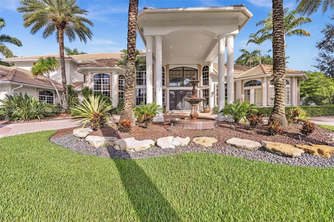 Photo of 3828 Pine Lake Dr