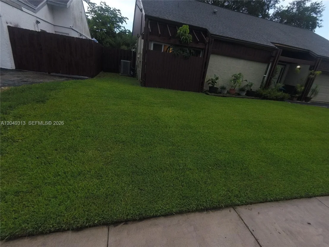 Photo of 2811 Devonwood Ave