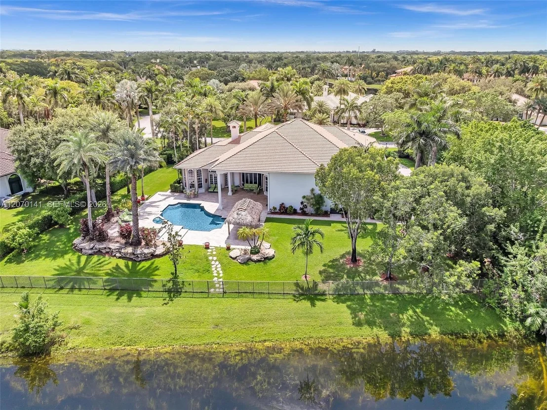 Photo of 3828 Pine Lake Dr