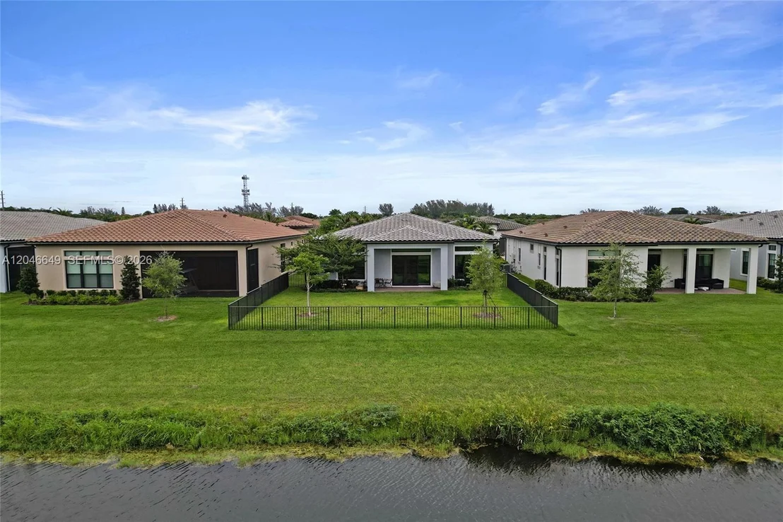 Photo of 8147 Juniper Dr