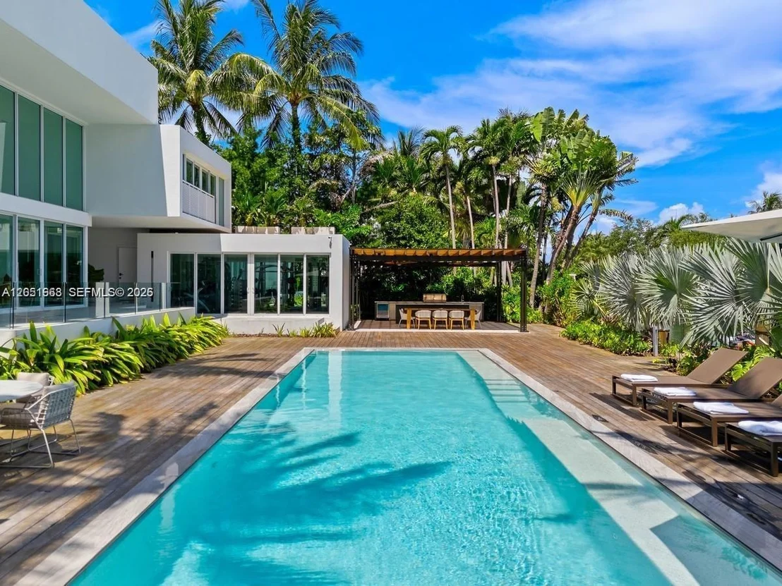 Photo of 161 Cape Florida Drive