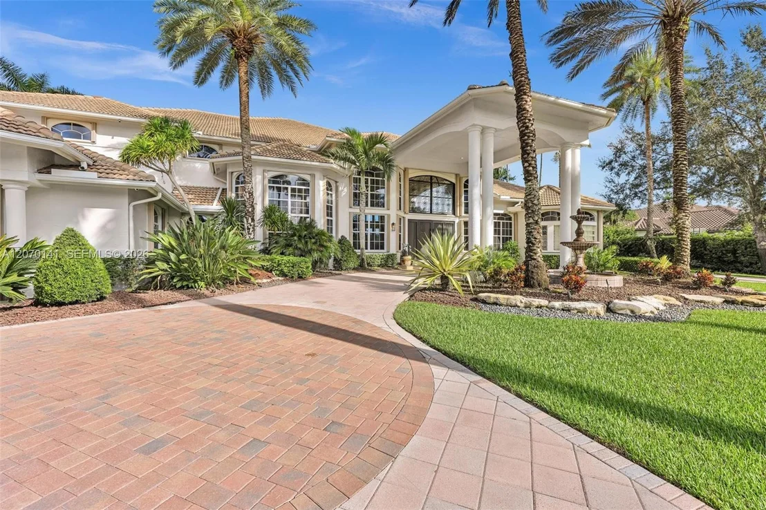 Photo of 3828 Pine Lake Dr