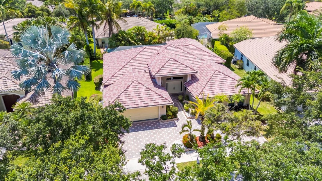 Photo of 3852 Oak Ridge Cir