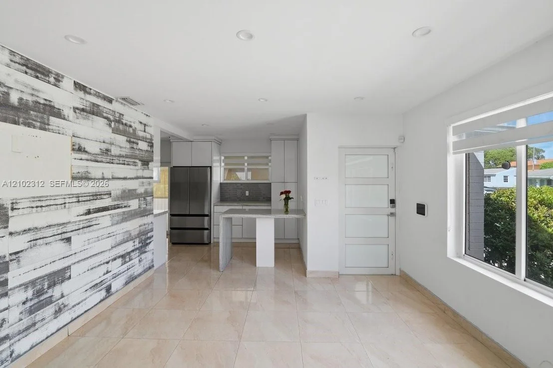Photo of 120 W 63rd St