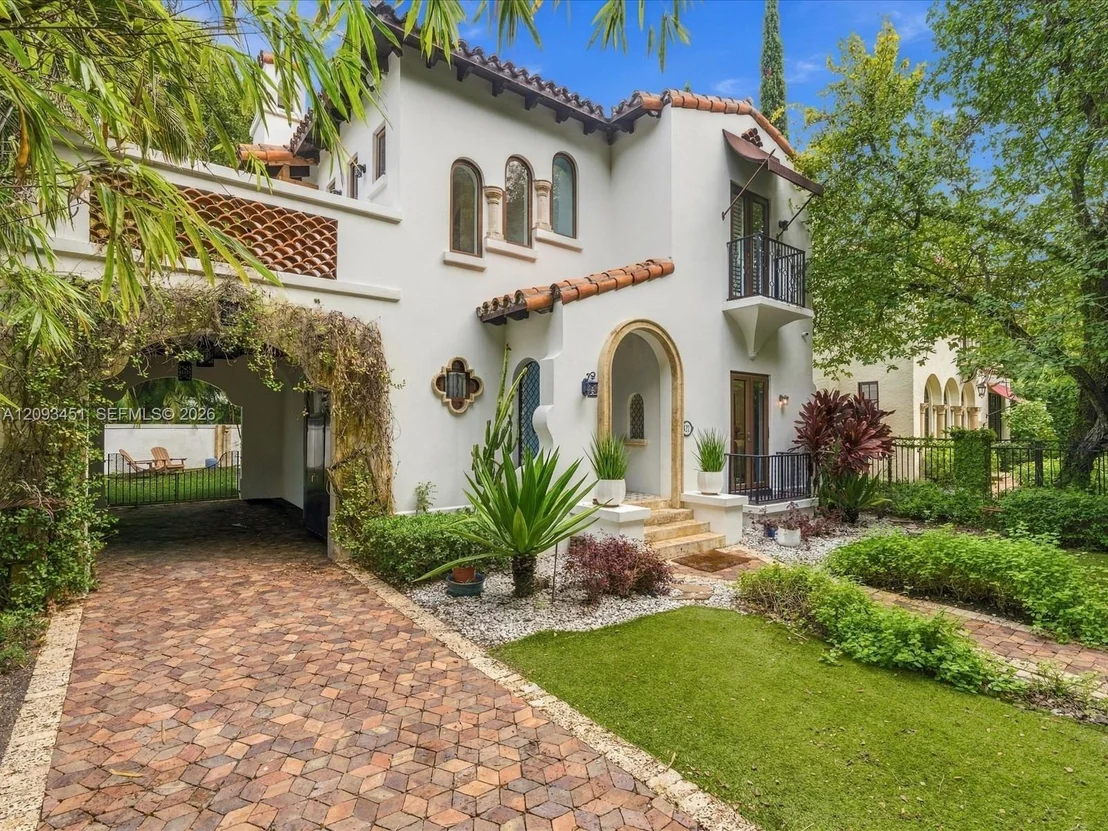 Photo of 421 Sarto Ave